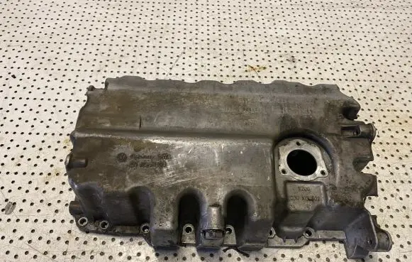 Volkswagen Caddy Oil sump 03G103603