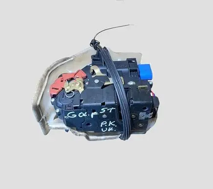 Volkswagen Golf Plus Front door lock 5M0837085B