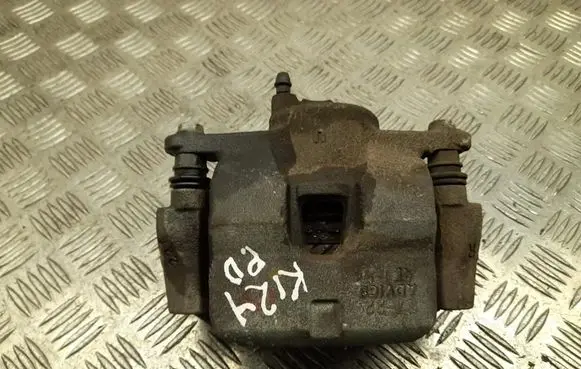 Toyota Prius (XW50) Front brake caliper
