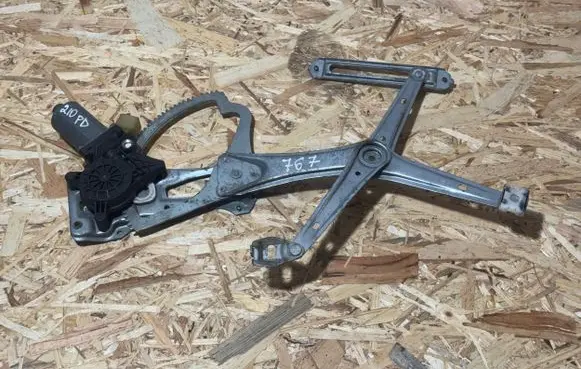 Mercedes-Benz E W210 Front door window regulator with motor 0130821709