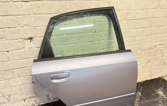 Audi A4 S4 B7 8E 8H Rear door