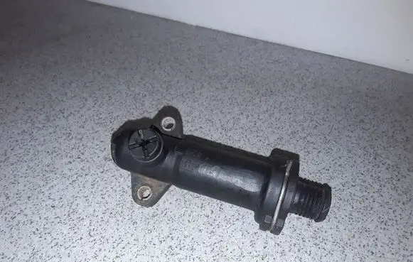 BMW 3 E46 EGR thermostat 11717787870 7787870