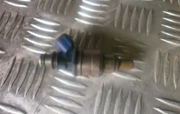 KIA Sephia Fuel injector 1955001970