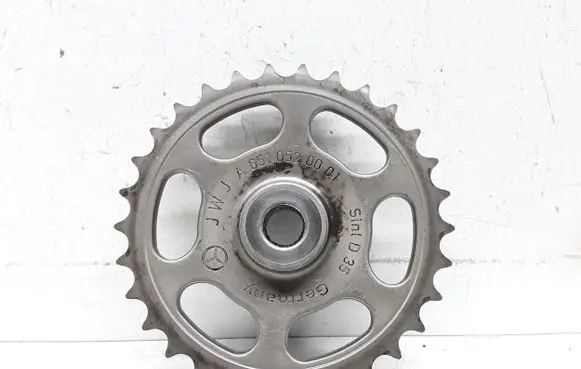 Mercedes-Benz C W204 Timing chain sprocket A6510520001