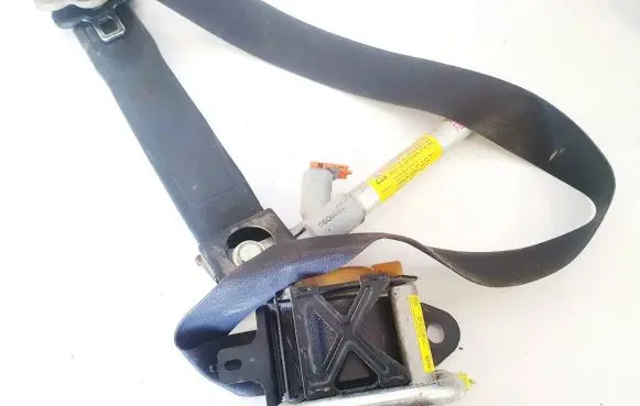 Nissan Note (E11) Front seatbelt 060605a 305728910