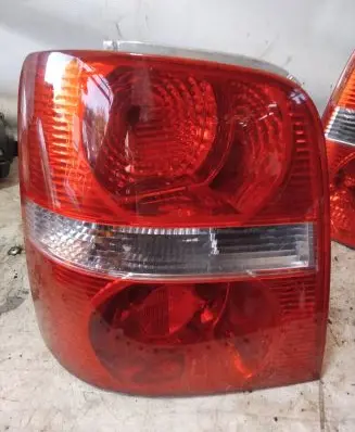 Volkswagen Touran I Tailgate rear/tail lights 1T0945257D