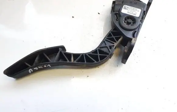 Suzuki Grand Vitara II Accelerator throttle pedal 590065j02 5900-65j02