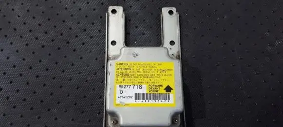 Mitsubishi Space Gear Airbag control unit/module MR277718 X6T41282
