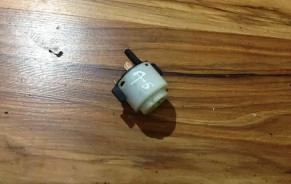 Audi A6 S6 C5 4B Ignition lock contact bk704160200