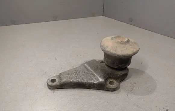 Audi A6 S6 C5 4B Engine mounting bracket 8D0199343J