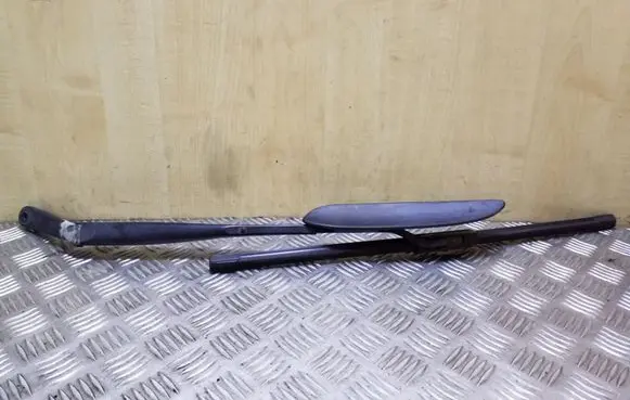 Hyundai Santa Fe Front wiper blade arm