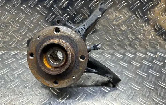 Citroen C4 III e-C4 Front wheel hub