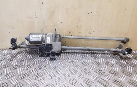 Volkswagen Tiguan Front wiper linkage and motor 5N2955119 5N2955023A