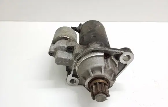 Volkswagen Jetta VI Starter motor 0001122402