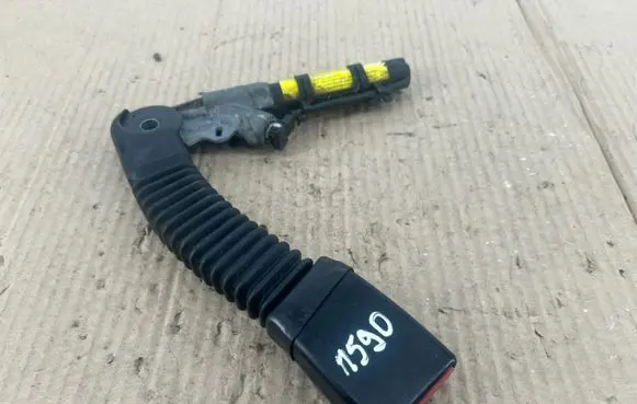 BMW X3 E83 Front seatbelt buckle 7073380