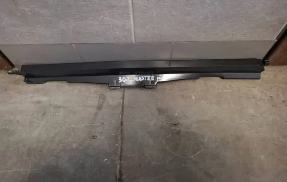 Renault Master III Radiator trim 214760020R
