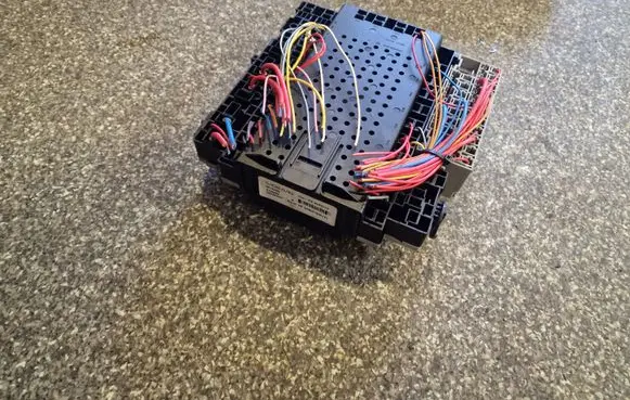 Volvo S60 Fuse module 8645729