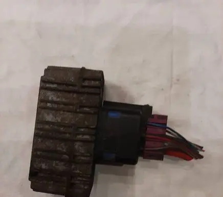Opel Zafira B Glow plug pre-heat relay 55353011