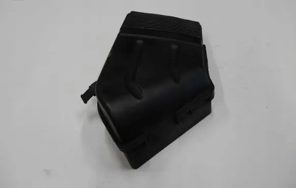 Audi A4 S4 B7 8E 8H Air intake duct part 8E0129617D