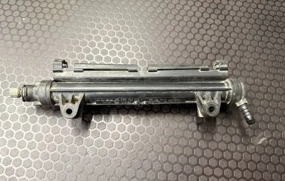 Volkswagen Polo IV 9N3 Fuel main line pipe 03E133320A