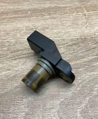 BMW 5 E39 Camshaft position sensor 7794646 779464603