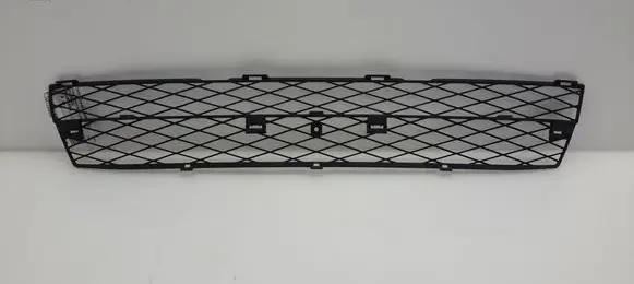 Toyota Corolla E120 E130 Front bumper lower grill 5311202020