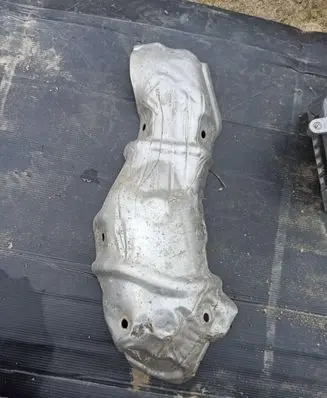 Fiat 500 Heat shield in engine bay 51874078