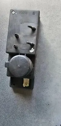 Mercedes-Benz E W210 Central locking vacuum pump 0132006338 2108000048