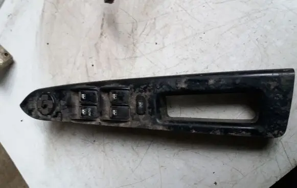 KIA Rio Electric window control switch