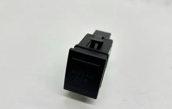 Passenger airbag on/off switch