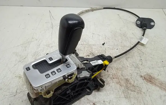 Volvo S60 Gear shifter/selector P30759122