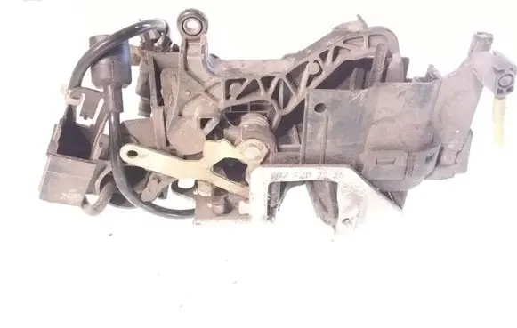 Mercedes-Benz E W210 Front door lock 2027202335