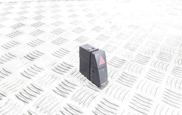 Suzuki SX4 S-Cross Hazard light switch 06021