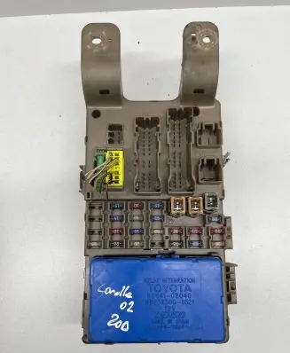Toyota Corolla E120 E130 Comfort/convenience module 8264102040 MB2323008521