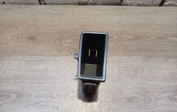 Volvo V70 Dashboard storage box/compartment 30722445