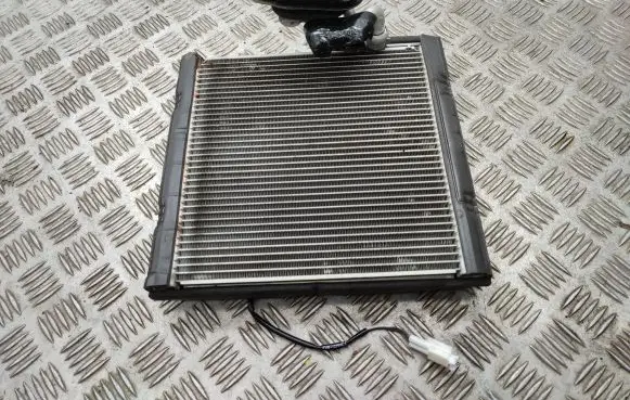 Air conditioning (A/C) radiator (interior)