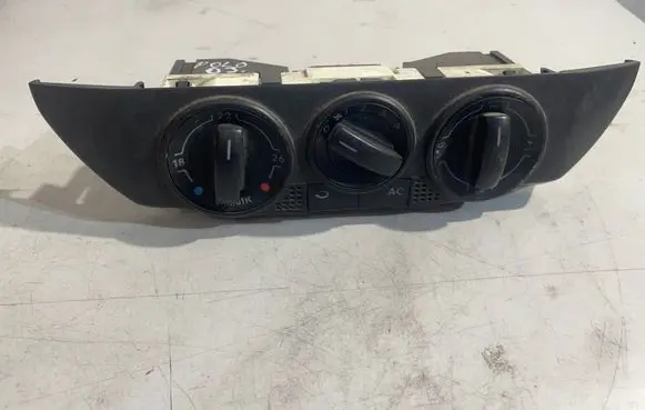 Volkswagen Polo Climate control unit 6Q0819445