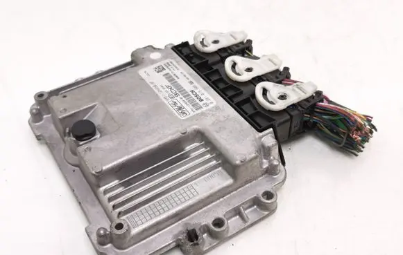 Ford Focus Engine control unit/module 9M5112A650BF 0281015608