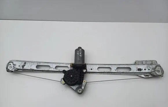 Mercedes-Benz A W168 Front door window regulator with motor 0130821673