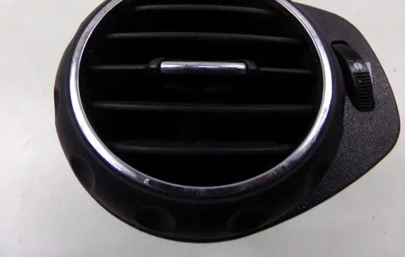 Alfa Romeo 147 Dash center air vent grill 