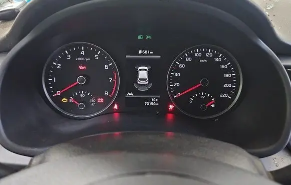 Speedometer (instrument cluster)