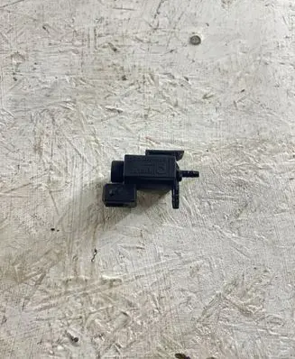 BMW 1 E81 E87 Turbo solenoid valve 70231800 7810831