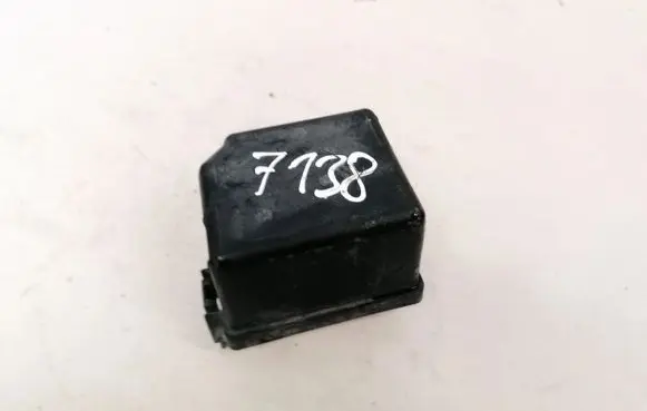 Nissan X-Trail T30 Fuse box cover