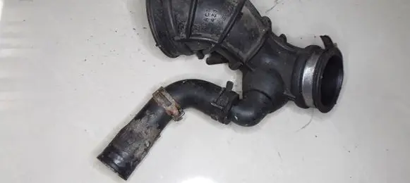 Opel Vectra B Air intake hose/pipe 90530768