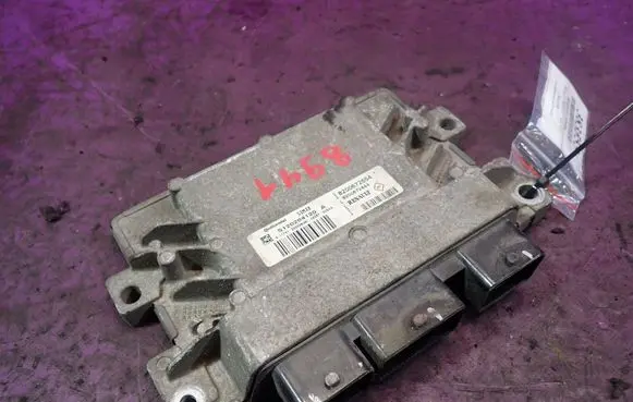 Renault Thalia I Engine control unit/module ECU 