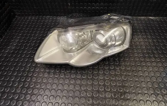 Volkswagen PASSAT B6 Headlight/headlamp 3C0941751K
