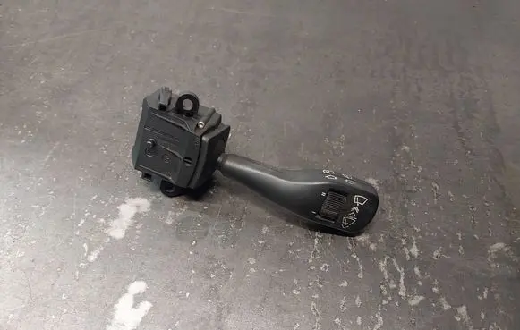 BMW 3 E46 Wiper control stalk 8363669M 01204020