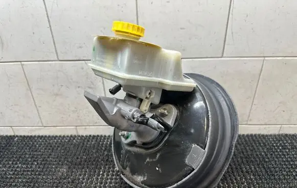 Dodge Durango III Brake booster 05212