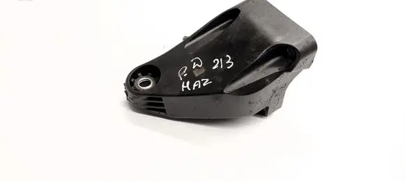 Engine mounting bracket