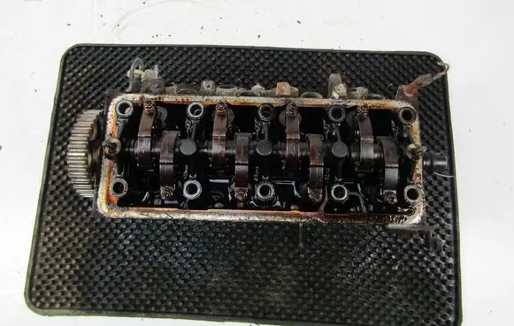 Citroen C3 Engine head 